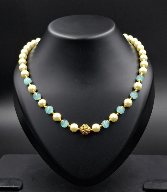 Light Green & Off-White Beads Necklace – Soothing Tones, Effortless Grace