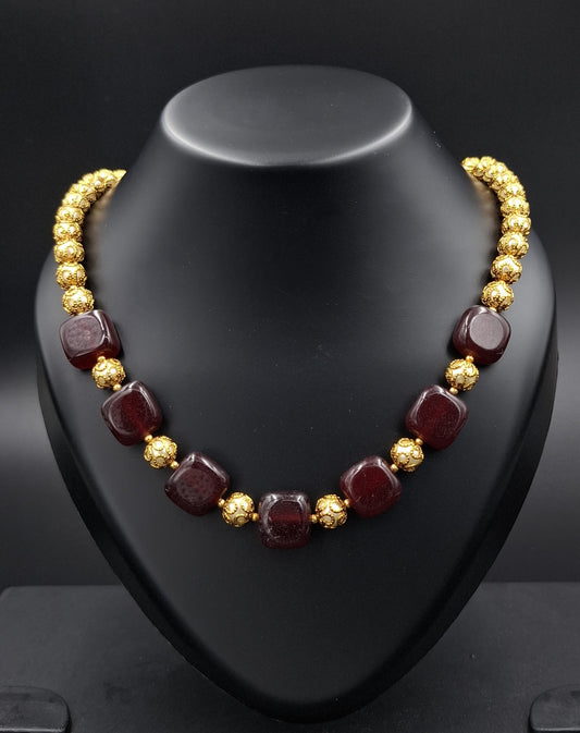 Gold & Red Bead Necklace – Classic Glamour, Modern Flair