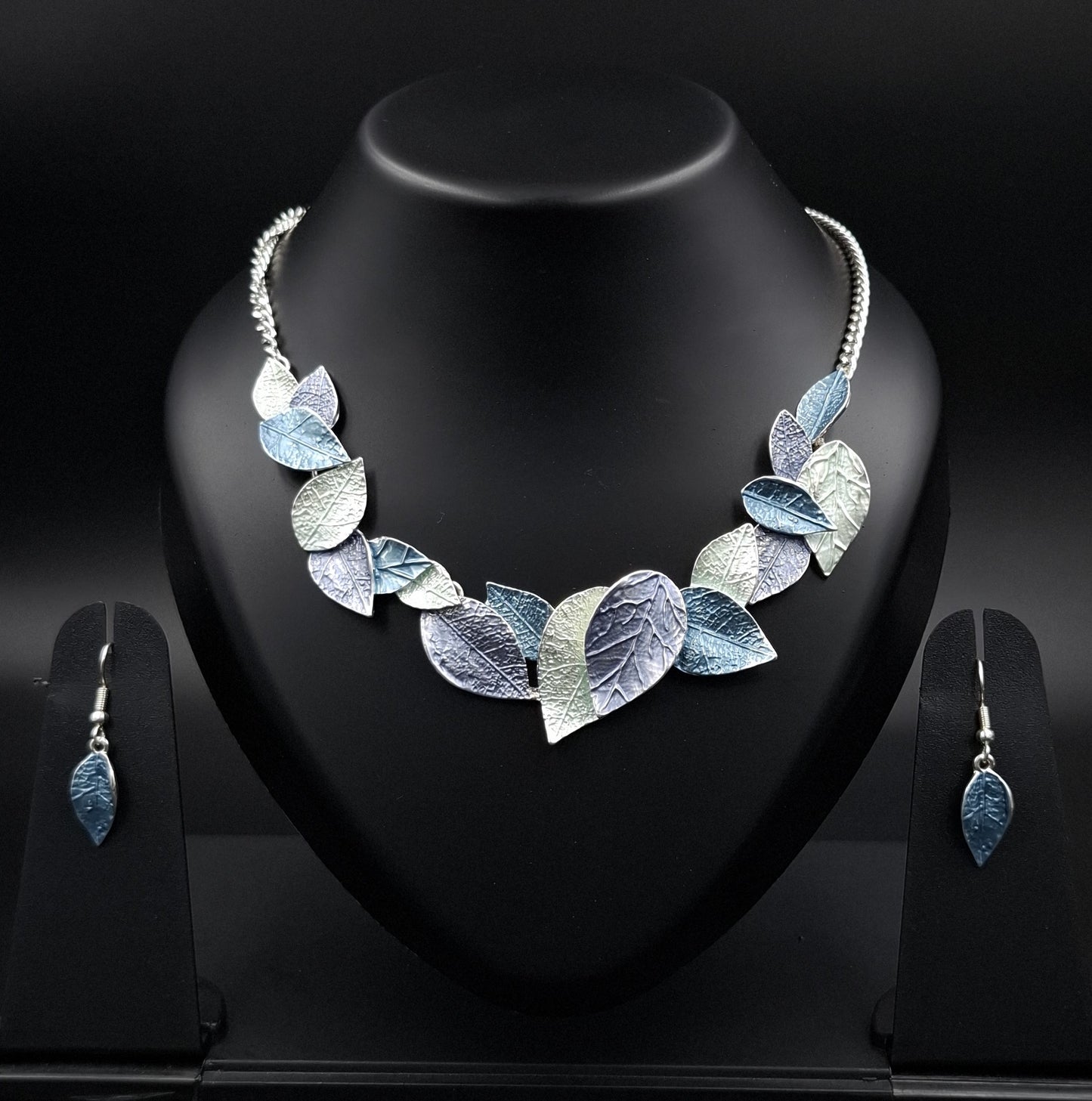 Leaf Motif Necklace - Blue & Silver Details