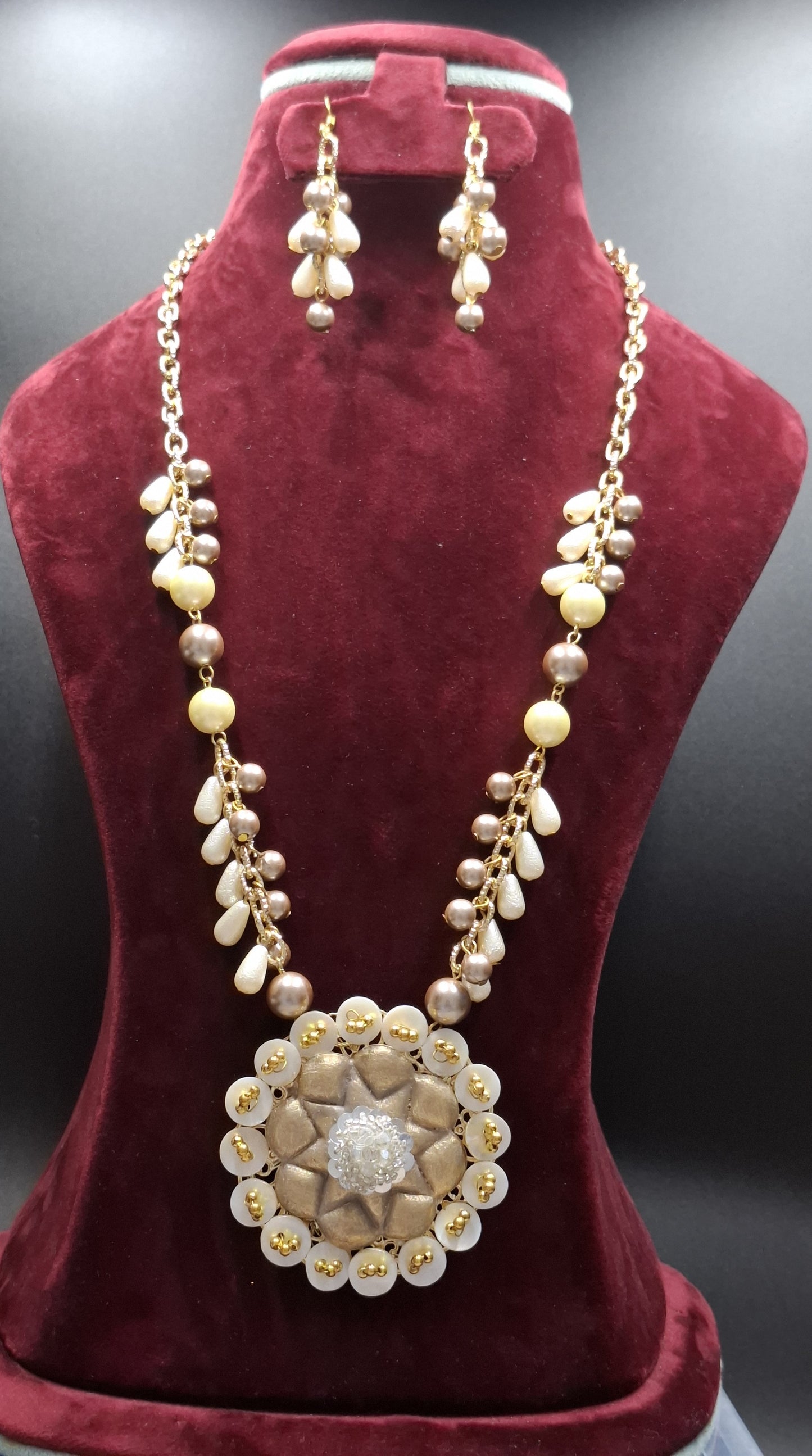 Classic Golden Bloom Necklace