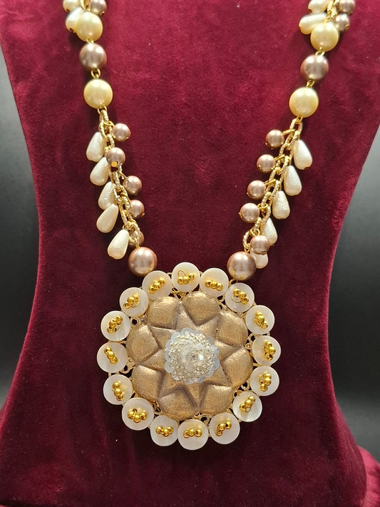 Classic Golden Bloom Necklace