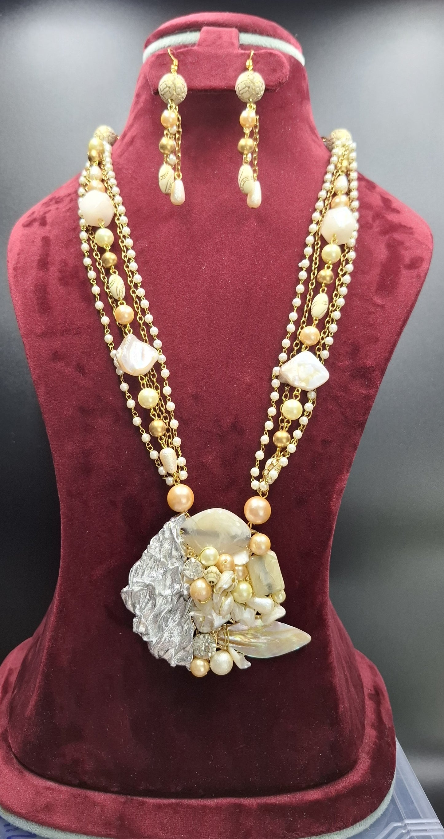 Moon Petal Shell Necklace