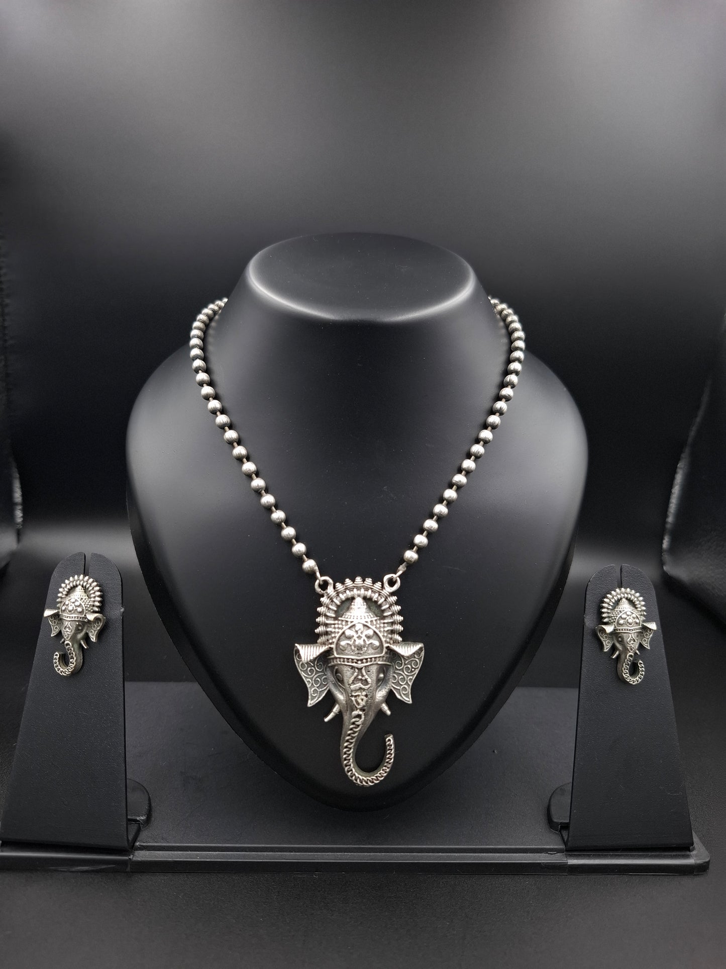 Ganesha Divine Grace Set (Necklace + Earrings)