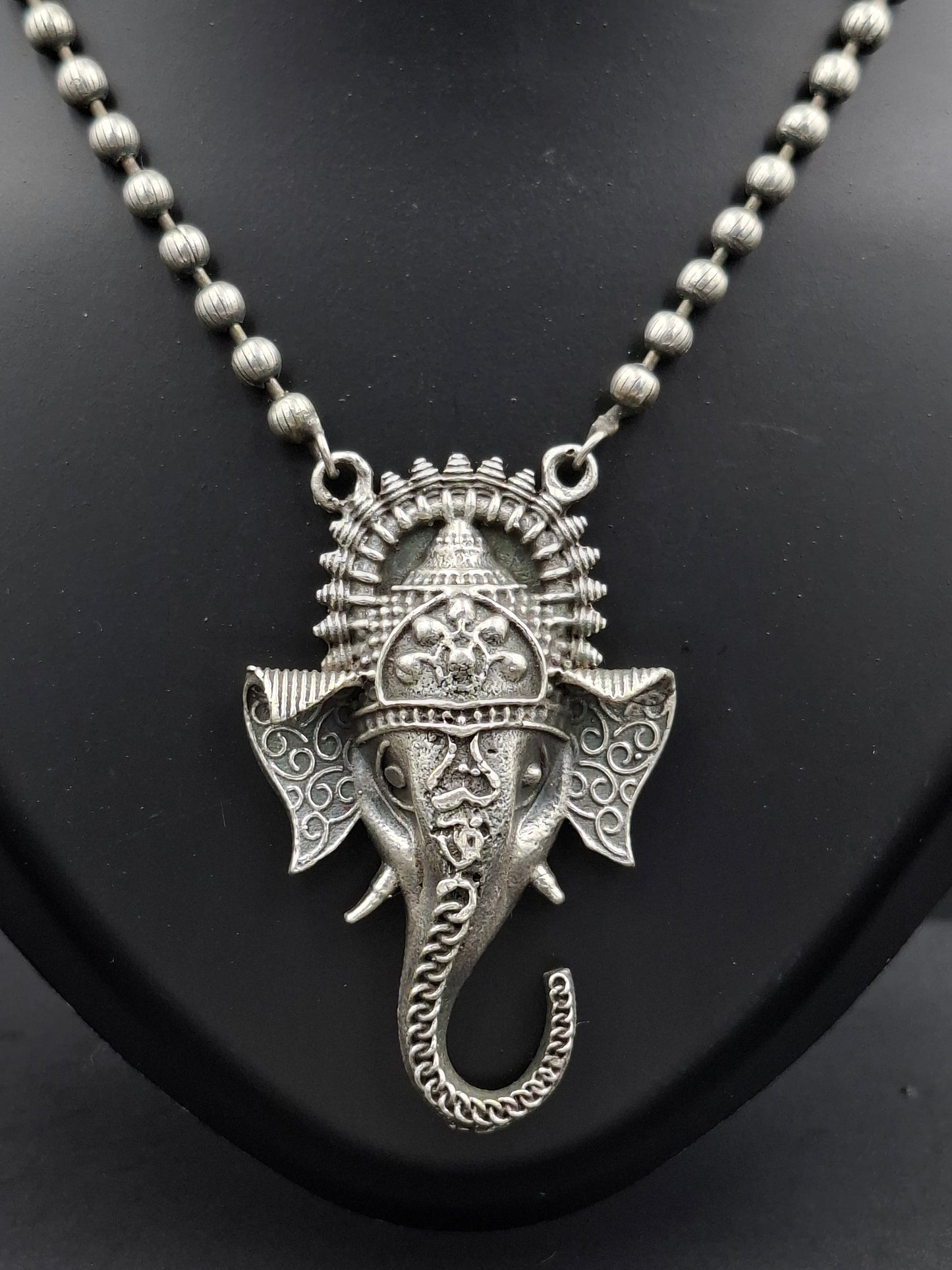 Ganesha Divine Grace Set (Necklace + Earrings)